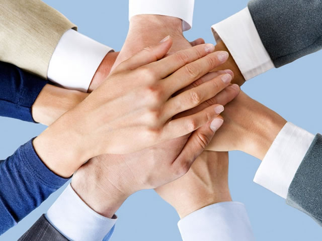 como se debe presentar una accion de grupo